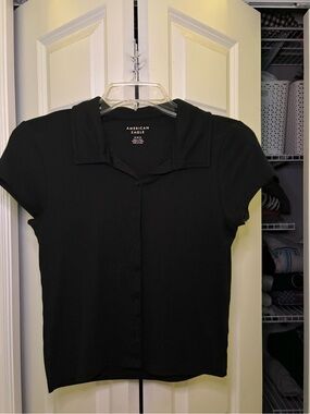 American Eagle Black Short-Sleeve Collared Button-Up Top